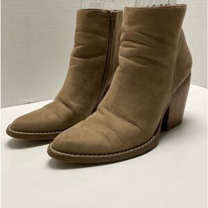 Madden Girl brown Suede booties size 8 EUC